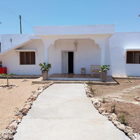 مبيت وإفطار واتامو Red Land House المظهر الخارجي الصورة